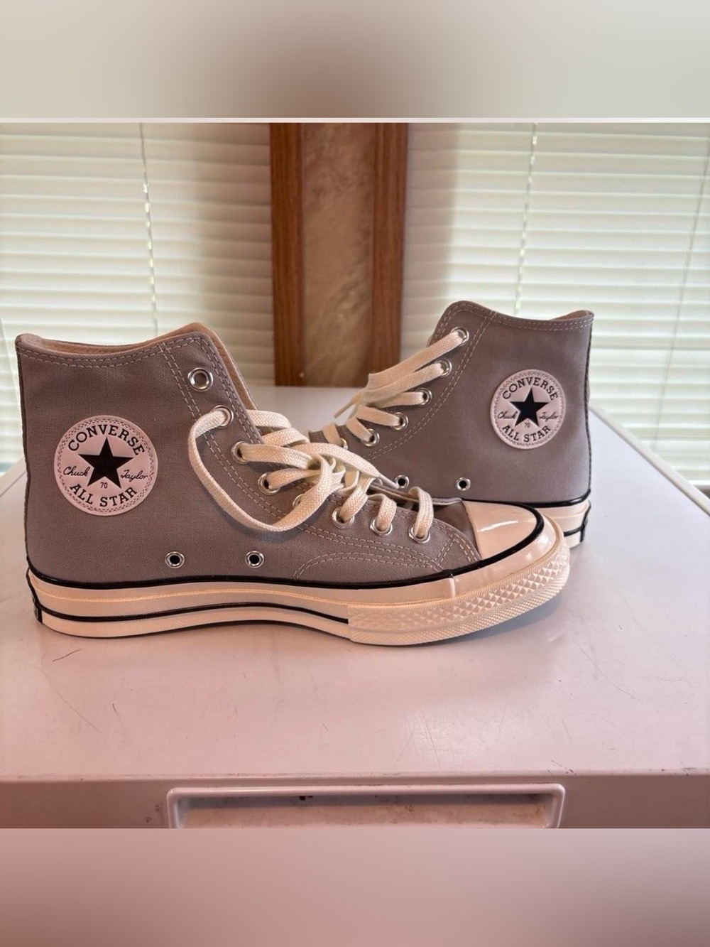 Converse Chuck 70 Hi Light Grey Men’s Size 10 / Women’s Size 12